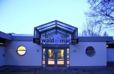 Eingang des Hallen und Freibads Waldemar