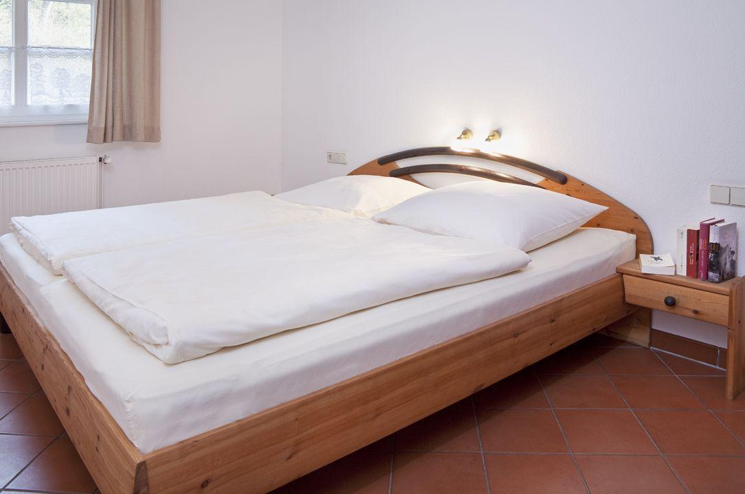 Schlafzimmer Fewo Unter den Fittichen Forstgut Rehrhof 