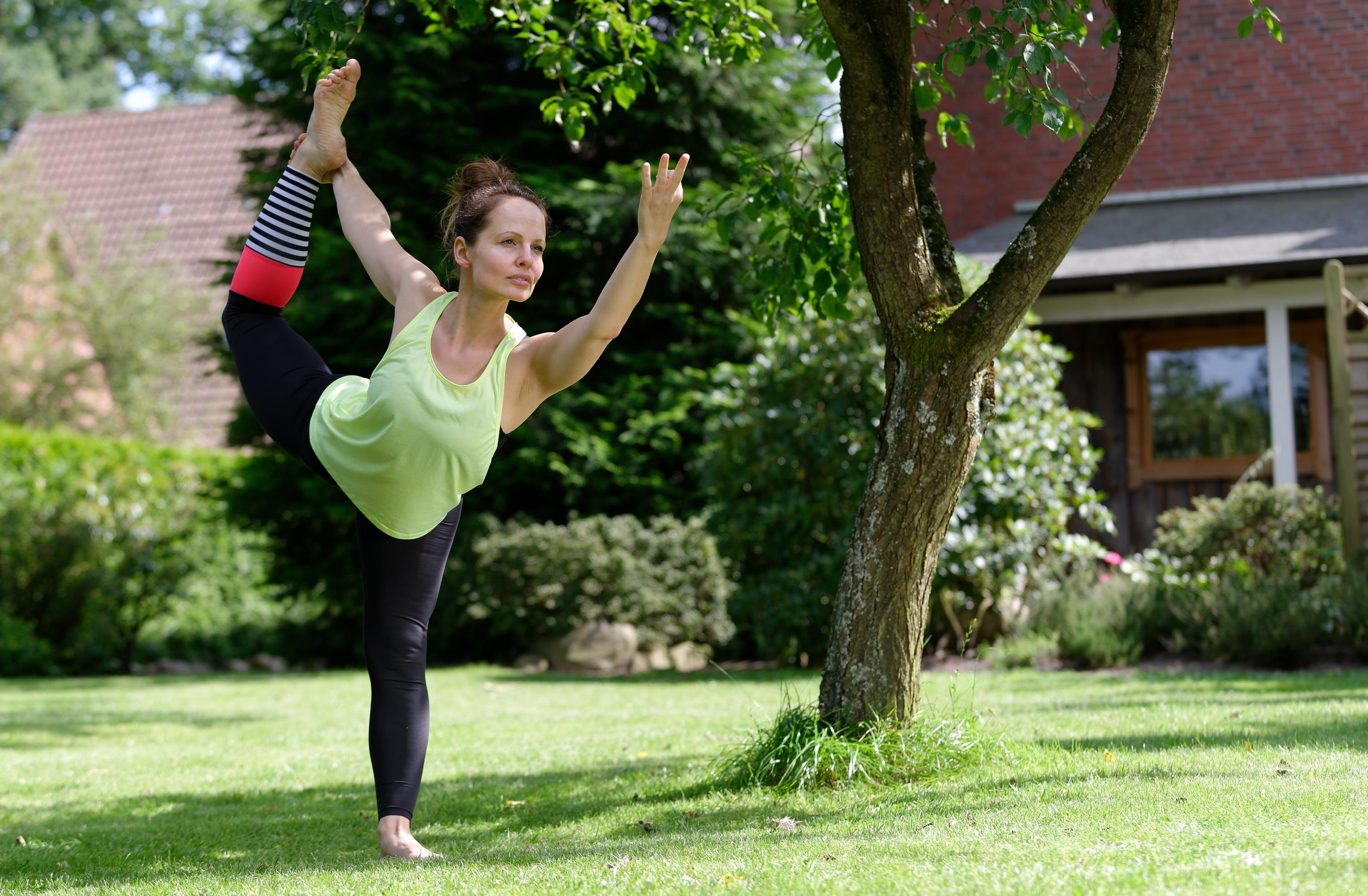 Yoga im Garten