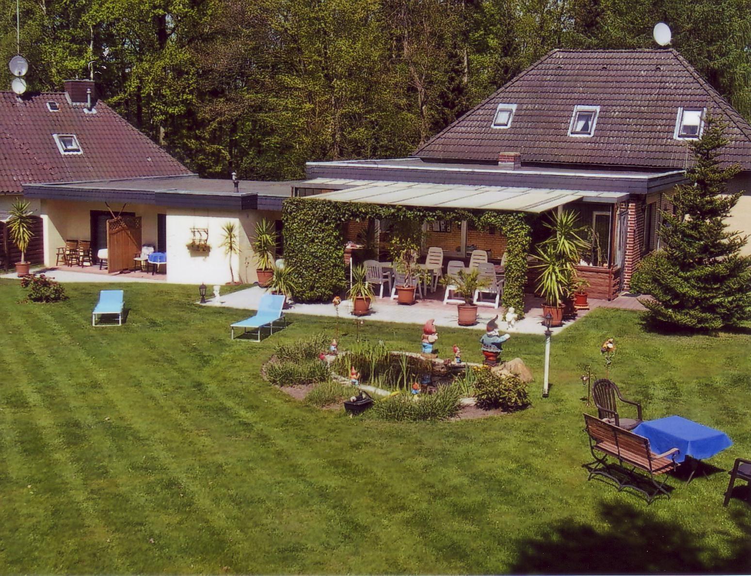 Garten mit Terrasse Pension Haus Katerberg